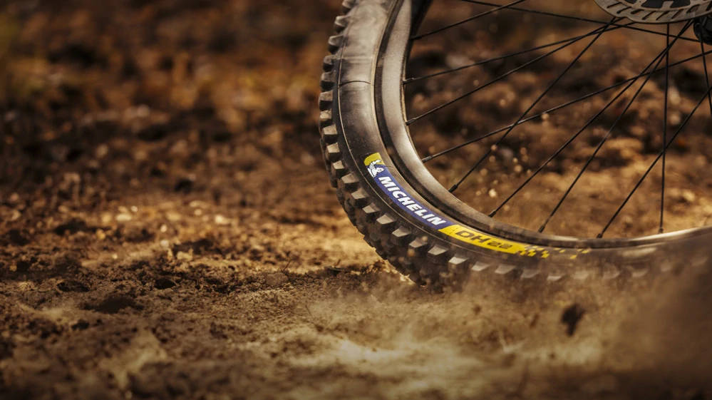 Michelin DH 22 TS 27.5x2.40" 61-584 (kevlar) TL-Ready černá