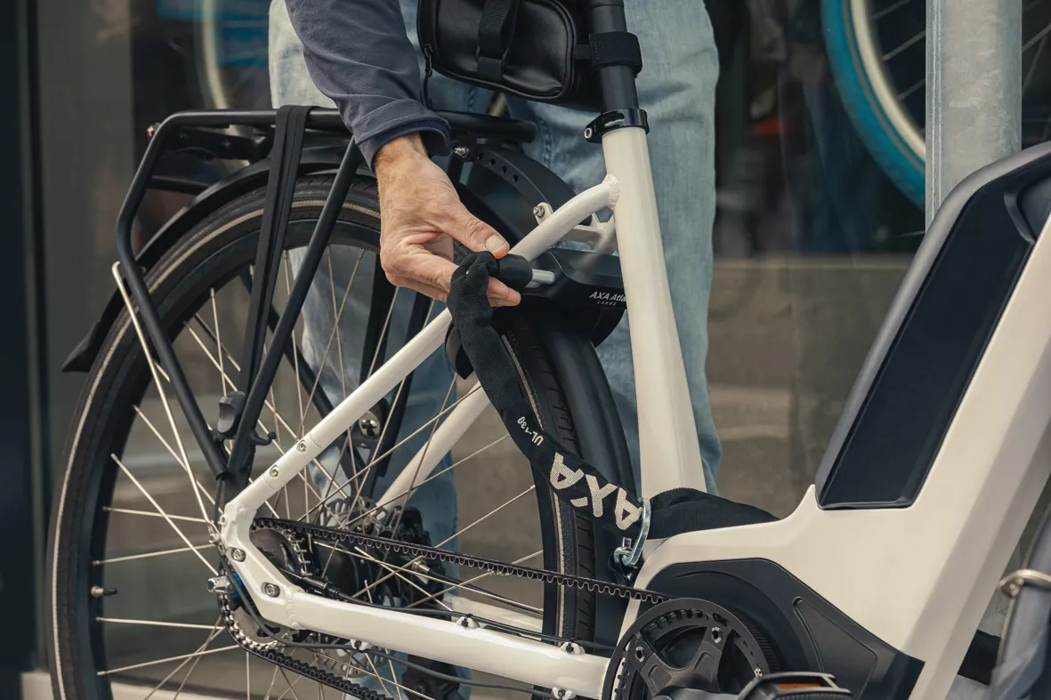 AXA Atlas Retractable