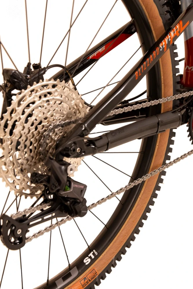 Rock Machine Blizzard TRL 70-29 oranžová/stříbrná (165-185 cm)