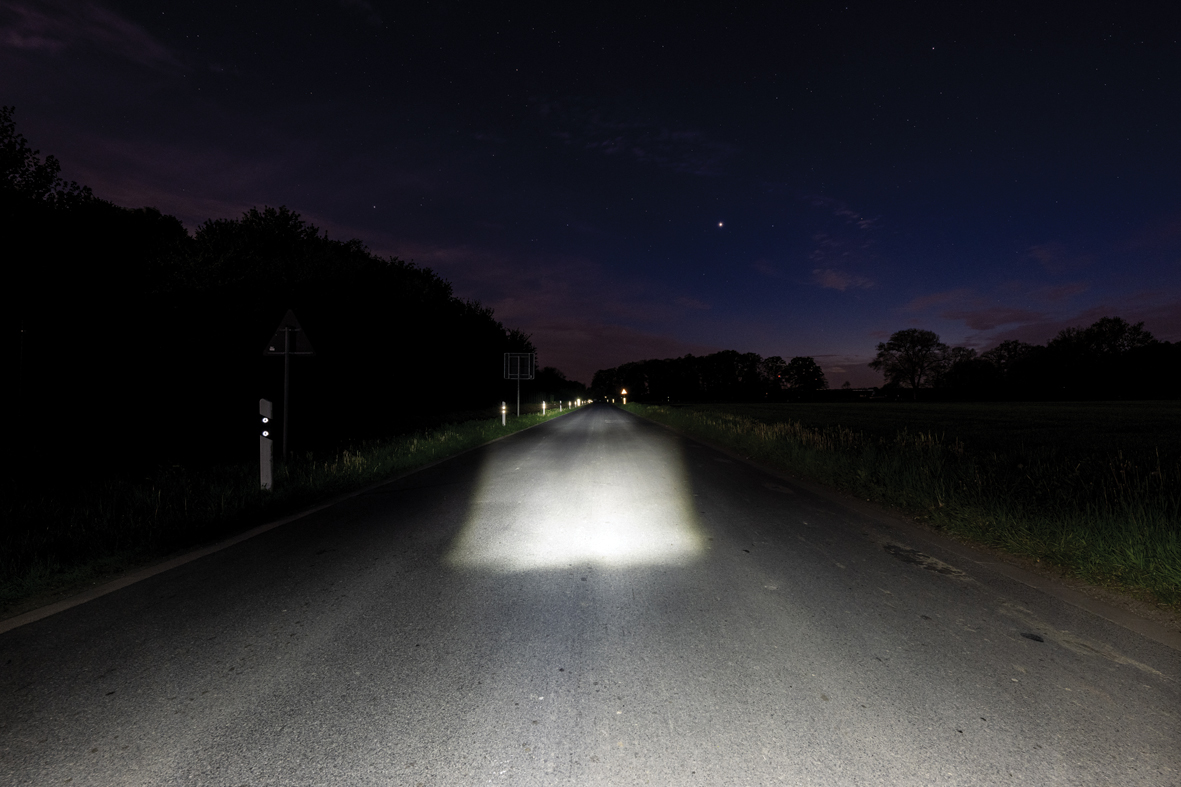 AXA Dwn Front 50 Lux